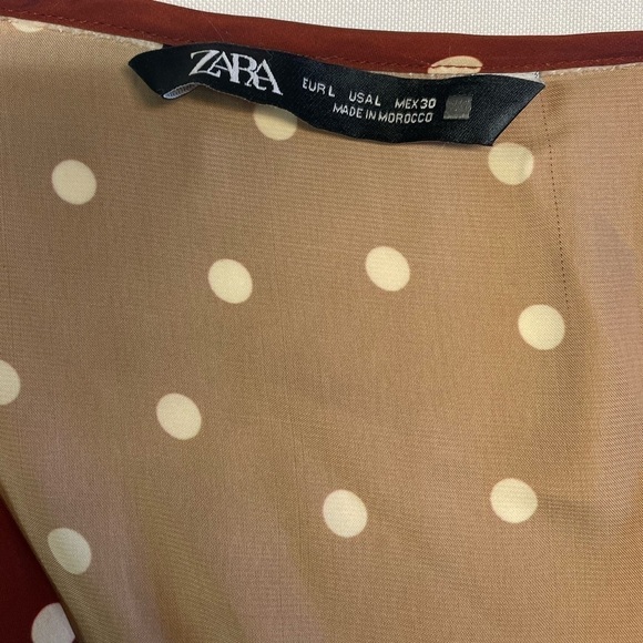 Zara satin finish polka dot crop top. Scrunched band and elastic sleeves. Large - Picture 4 of 5